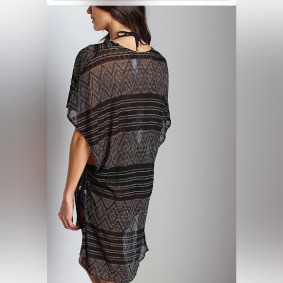 Vitamin A Taliha Tunic - Picture 3 of 12